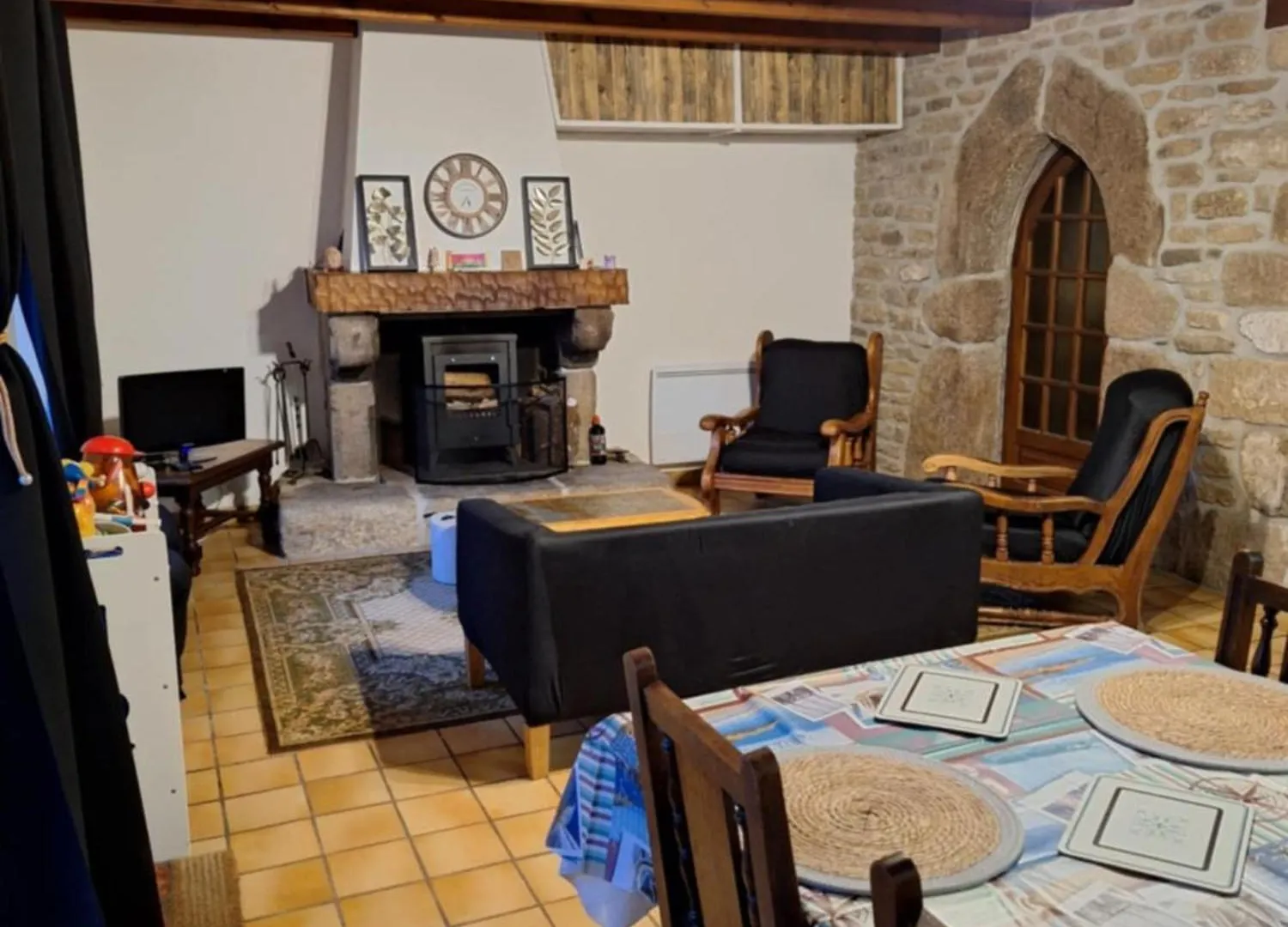 Le Gite Des Korrigans La Feuillee Guest house